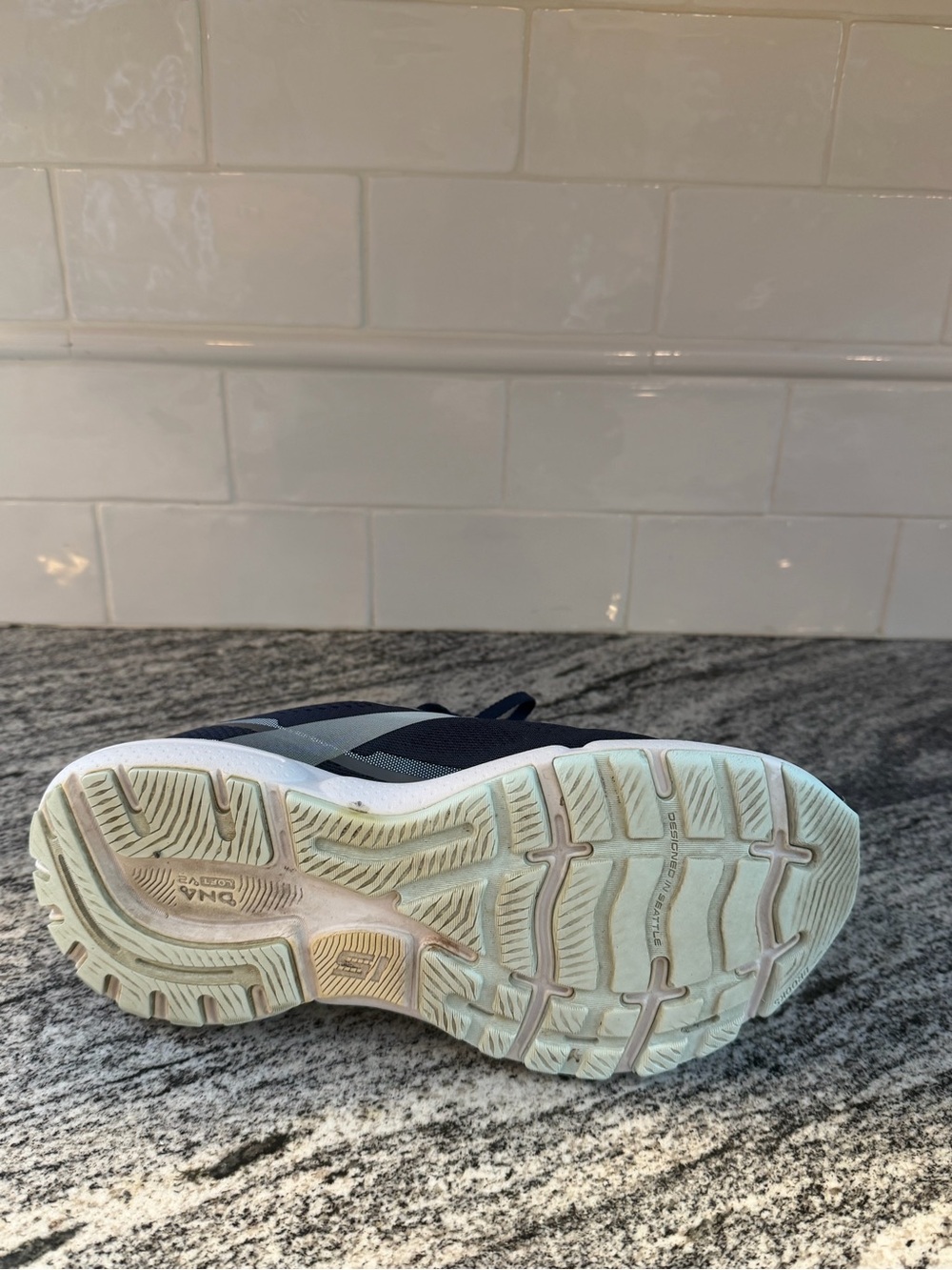 Women’s Brooks Ghost 15 Size 7.5 - Picture 7 of 10